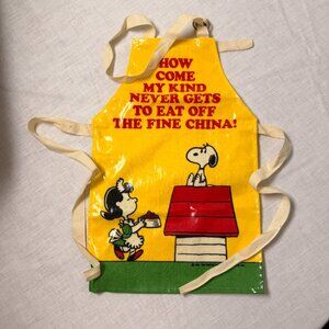 Vintage Sari Snoopy Apron "How Come My Kind Never Gets...." England 1965 Peanuts